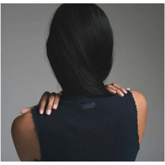 SKIMS Heavy Waffle Cropped Neck Crew Tank – Navy - Picture 2 of 7